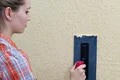 Le Baumit KlimaDekor est structuré sur le mur.