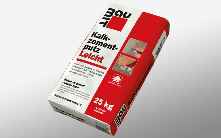 Produktbild: Kalkzementputz Leicht im roten 25 kg Papiersack mit Baumit Logo.