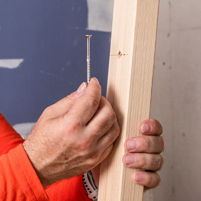 Verwende immer geeignete Schrauben, die zu dem Dübel passen. HECO-TOPIX-plus Schrauben mit Teilgewinde und Senkkopf.