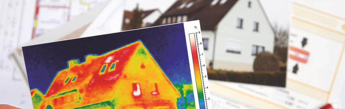 Thermobild eines Hauses zum Thema Energieeffizienz und W&auml;rmed&auml;mmung auf Baumit-Selbermachen.de.