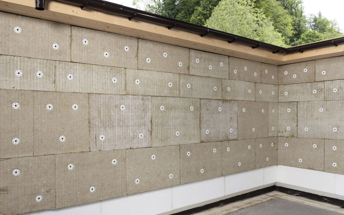D&uuml;belbild Mineralwolle-System als D&auml;mmung an der Fassade.