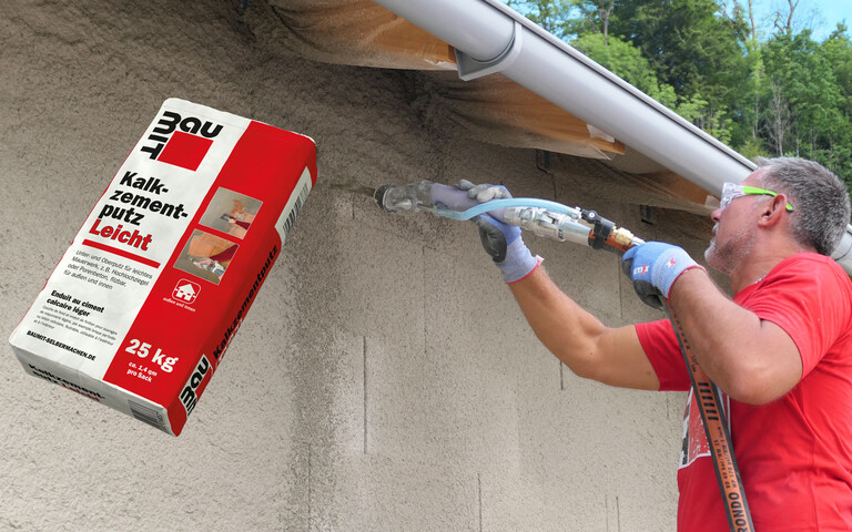 Die Fassade wird mit dem Baumit Kalkzmentputz Leicht verputzt. Die Handwerker verputzen die Fassade mit der Putzmaschine PFT RITMO L.
