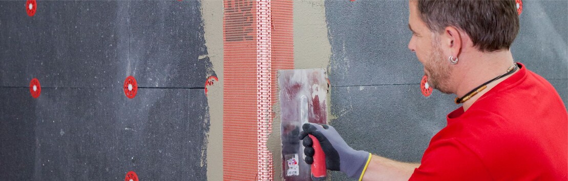 Gewebeckwinkel an Au&szlig;enecken von D&auml;mmfassaden setzen