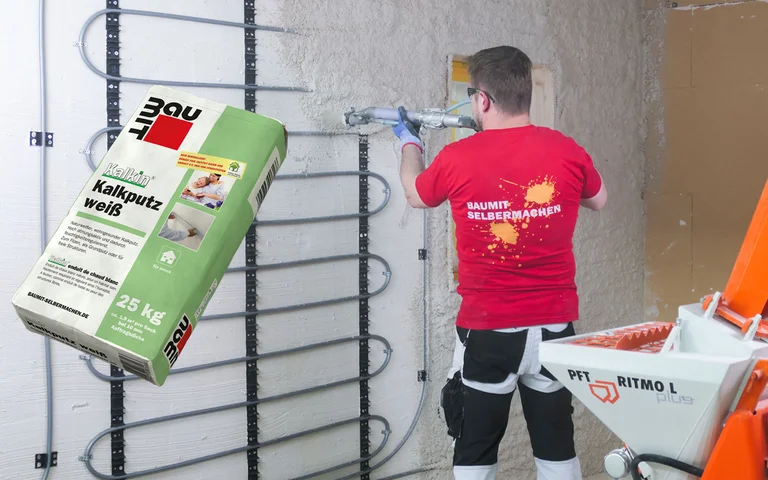 Un bricoleur enduit un mur avec un enduit à la chaux ; le produit Baumit est mis en avant, une machine facilite l’application.