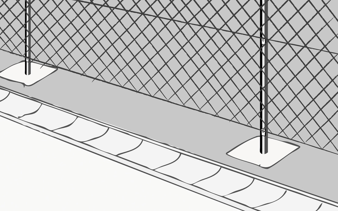 Die Zauns&auml;ulen sind im Garten fertig gesetzt. Der verarbeitete Garten- und Landschaftsbaubeton Fix ist bereits nach 24 Stunden belastbar.